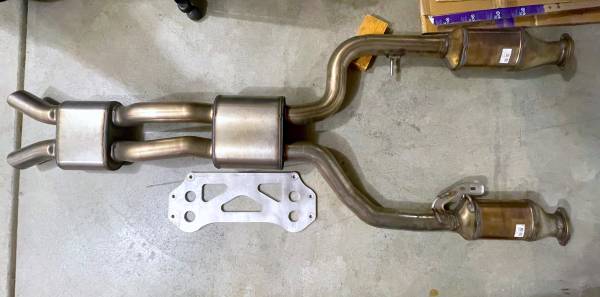 BMW M3 M4 G80 G82 OEM Midpipe Exhaust 1