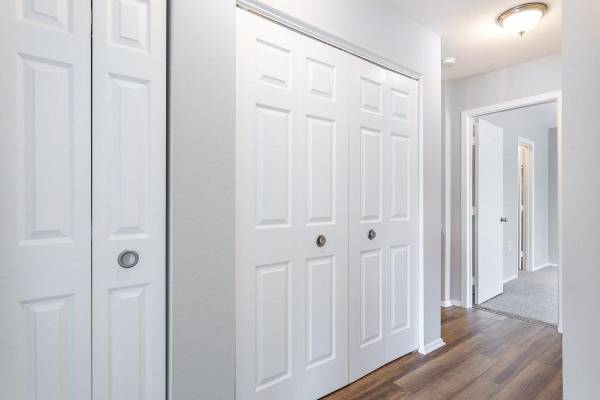$2,250 / 2br - 918ft2 - Short-term Leasing Available, Disability Access, 2 BD (5320 Cedar Ln, Columbia, MD)63694763084033122