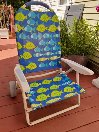 Reclining Foldable Beach Chair with Wheels 1