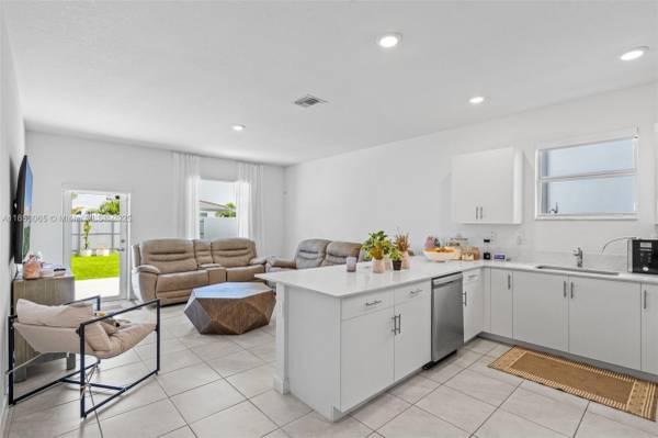 $814,999 / 4br - House for sale 4/3 (Miami)63825134286083124