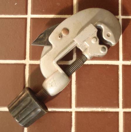 - copper pipe cutter 1