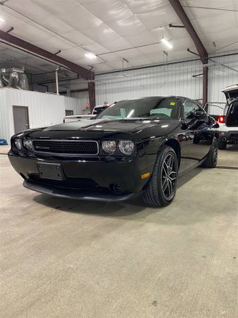 2014 Dodge Challenger SXT    1