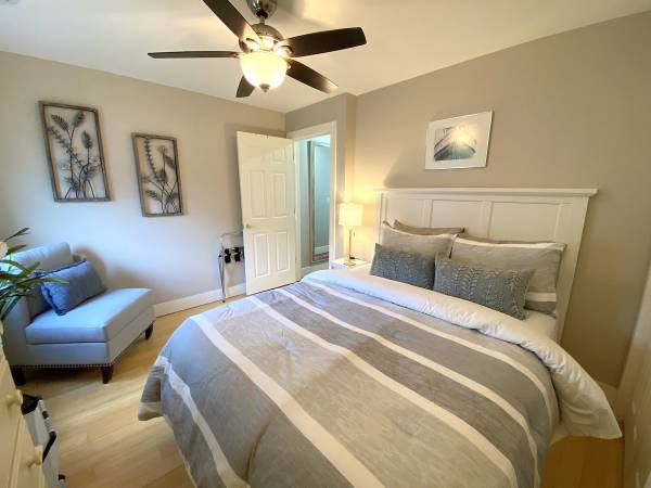 $265 / 2br - 1300ft2 - LOCATION LOCATION Lovely Two-bedroom Condo Walking Distance to Beach (St Ignace, MI)64037725158402124