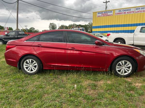 2013 Hyundai Sonata - $4500 (Greenville)63499864983683123