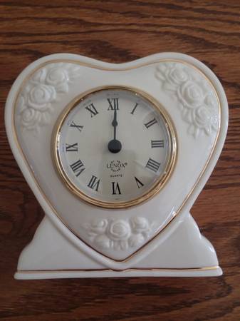 Lenox Ivory Heart Quartz Clock 1