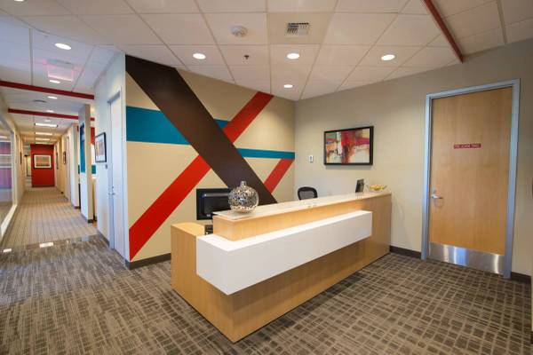 $547 🏡Bothell Realtor Office – Free Parking + Perks" - 3 Person Team room (Bothell)63862289258627121
