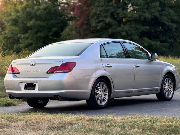 2008 Toyota Avalon XLS - $3,495 (B&G AUTO SALES, CHELMSFORD 978-855-8338)63615272633731123