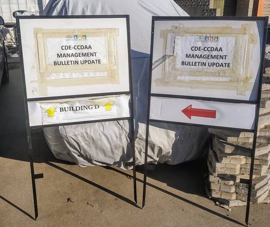 24"x24"Sign Holder w/ Metal Frame & 1 Rider (Black) 1