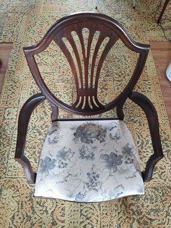 Complete set of Duncan Phyfe style chairs 1