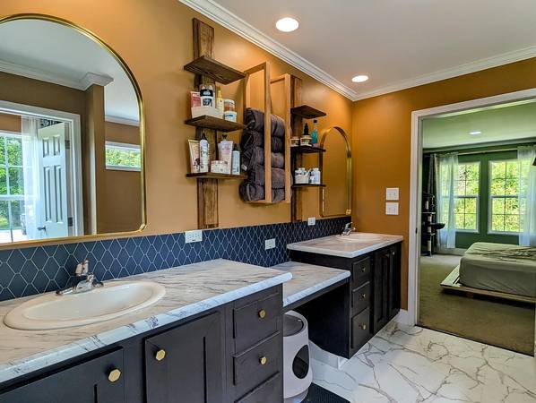 $219,000 / 3 habitaciones - 1664 pies² - Propiedad frente al río de más de 7 acres en venta (Oneida)63470404815489124