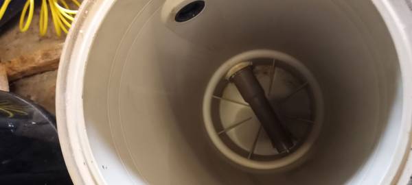 HAYWARD EARTH FILTER AND PUMP 1