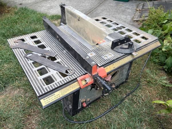 Small Bench Top Table Saw 10" 1