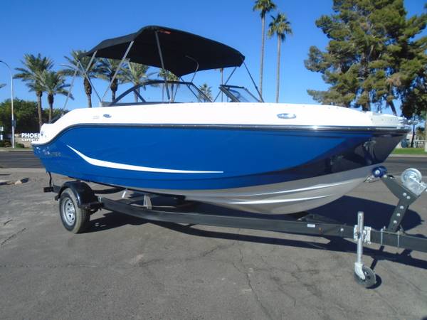 2025 Bayliner D20i Deckboat. Closeout price! 1