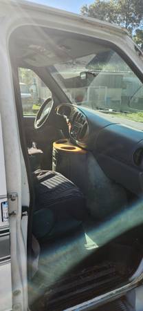 1997 Ford Econoline E-150 - Photo 3