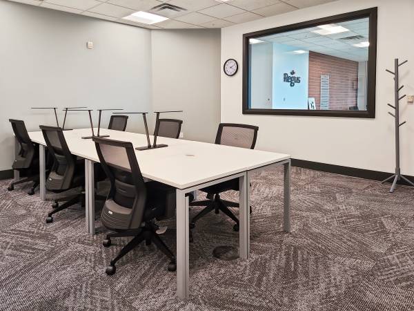 $227 Collaborate and Concentrate: Your Ideal Desk Awaits! (North Salt Lake)63969194721795120
