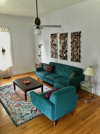 $1,999 / 2br - Cozy, Cool Cottage by downtown Dallas (Old East Dallas)63796304093697122