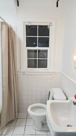 $850.00 / 1br - Amplio departamento de 1 dormitorio en una casa de 4 habitaciones en el centro de SLC con servicio de limpieza63674346310787122