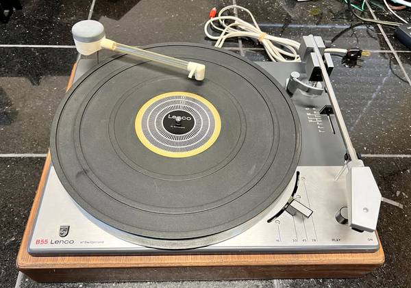 Lenco B55 Turntable w/ Lenco Clean L & Philips 400 Cartridge; Serviced 1