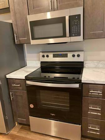 $1200.00 / 2br - 960ft2 - Duplex in Quiet and Convenient Area, Lawncare and Appliances Provided63801883167619123