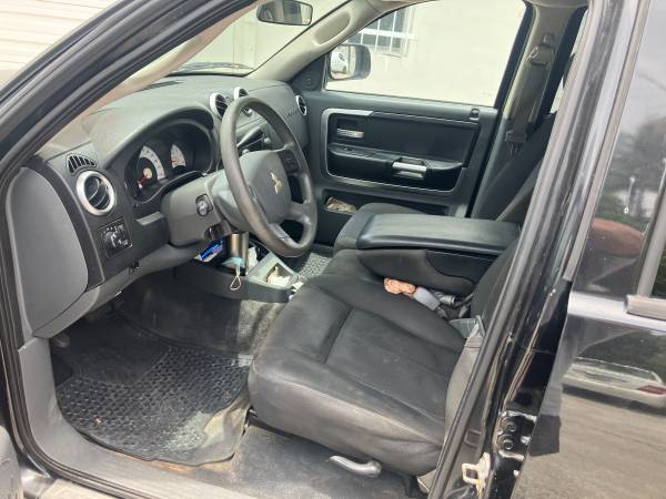 2007 Mitsubishi Raider 4 door - Photo 7