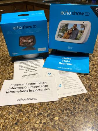 Echo Show 5 3rd generation Alexa 1