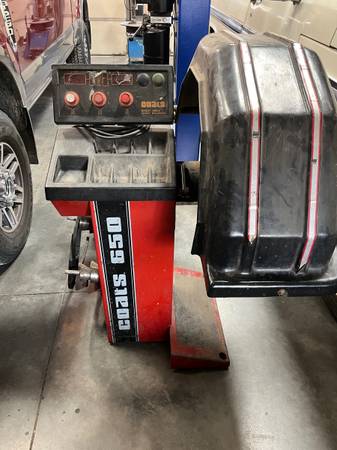 Coats 650 tire balancer 1