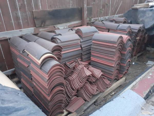 Terracotta roofing tiles 1