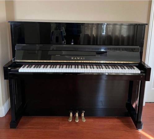2000 KAWAI 48” Japan Made Excellent Condition Piano 1