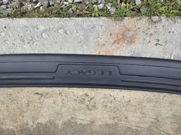 Subaru  Bumper Guard/step pad Legacy OEM 1