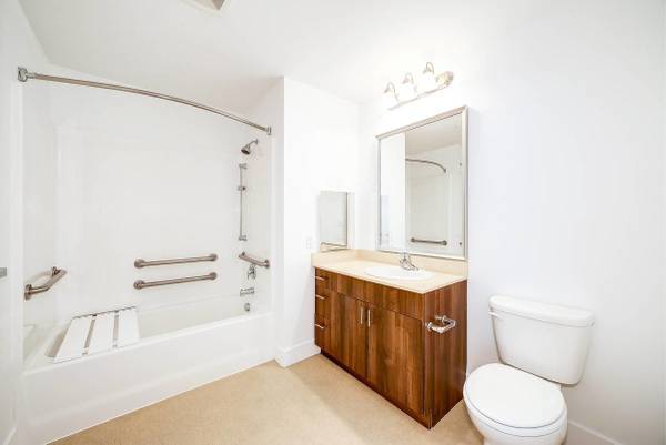$1,960 / 1br - 680ft2 - Exclusive 1 BR/1 BA Condo with Rooftop Pool and Bark Park (Bothell)63808131326083122