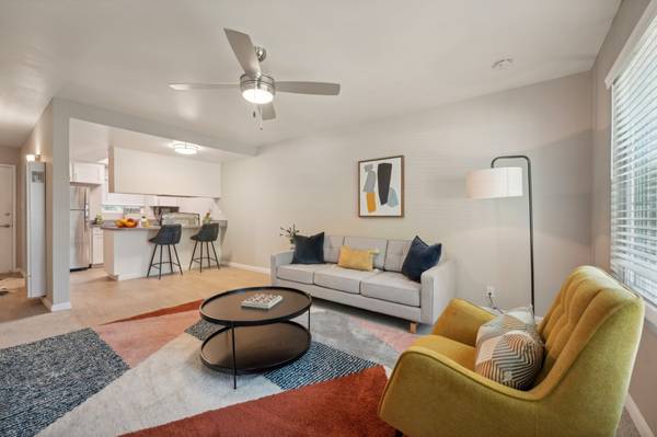 Large Closets, Hot Tub, Swimming Pool 1