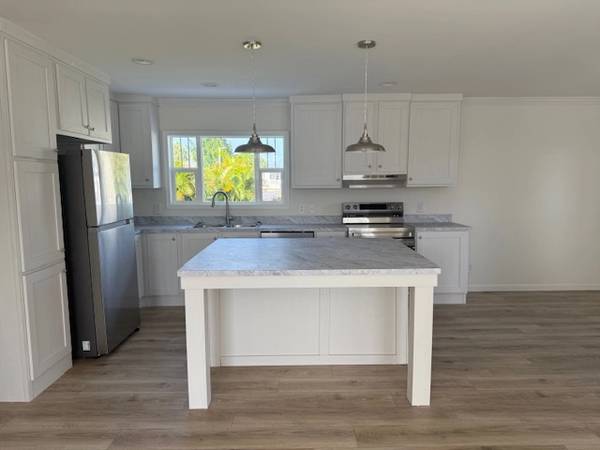 $2,000 / 3br - 1456ft2 - Don't let this wonderful senior 1456 SqFt 3 Bed / 2 Bath get away! (Fort Pierce)63799685186179122