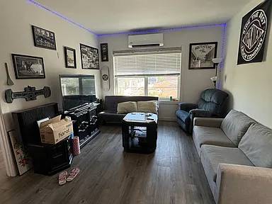 $1,002 / 2br - Enjoy the nightlife and restaurants within walking distance (San Diego)63998456738691122