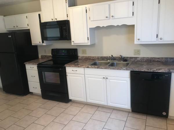 $1,050 / 2br - 1000ft2 - Dos habitaciones una bañera (Johnson City)63847329681283121
