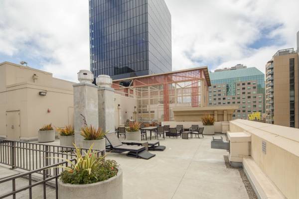 $4,000 / 1br - ID#1608: SOMA Updated 1BR/2BA Condo w/Shared View Roof Deck (SOMA / south beach)63928538884866121