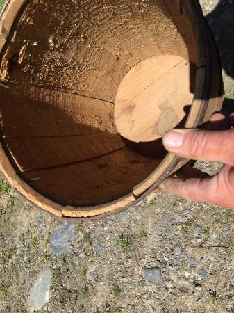 Small wooden barrels 1