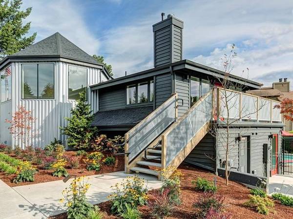 $1,708 / 2br - 800ft2 - Designer Finishes and Details, Extra Storage Units (South Everett)63850640302337122