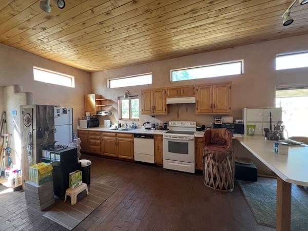 $1,600 / 2br - $1,600/MONTH 2/1 FOR RENT IN TAOS! (EL PRADO)63659885110787121