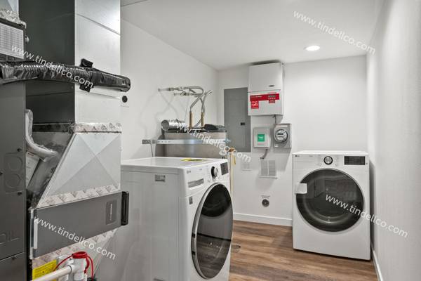 $3,295 / 4br - 2027ft2 - Cabaña soleada en NE Portland con paneles solares, mantenimiento de césped y paraíso de jardín (Portland)63820824896385122