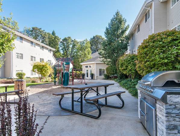 $1,595 / 2br - Oeste de Portland - Dos habitaciones de lujo + cocina estilo entretenimiento (Beaverton/Aloha)63615696057731122