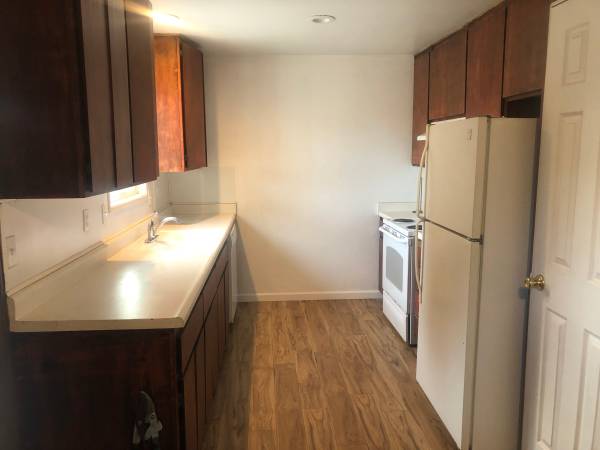 $1,800 / 2br - 936ft2 - 2 habitaciones, 1 baño, garaje para 1 auto separado, amplio patio trasero (modesto)63970444380675124