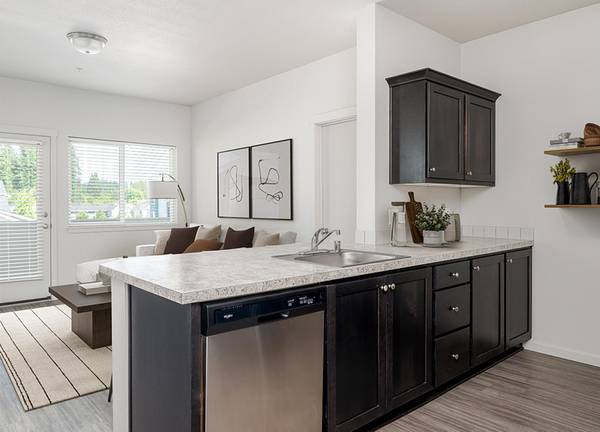 $2,400 / 3br - $1000 MOVE! 1 MTH FREE+ View of Columbia River, Mt Hood, Mt St Helens (Vancouver)63867270574721123