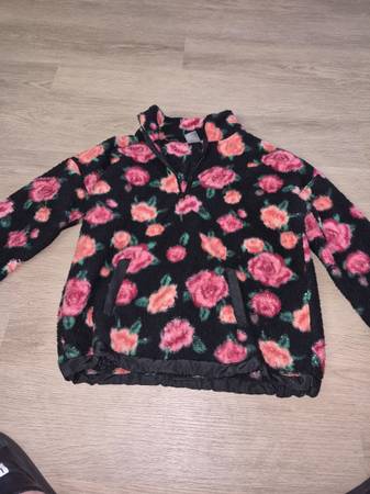 Women's sweaters bundle 1 1