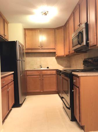 $2,650 / 2br - 🌞NO LAST - NO SEC - NO FEE 🌞 HEAT/HW/PRKG 🌞UPDATED 2 BED 🌞 (NEWTON)63614178824961124