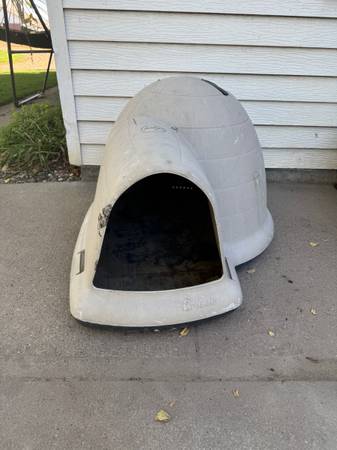Indigo Petmate small doghouse 1