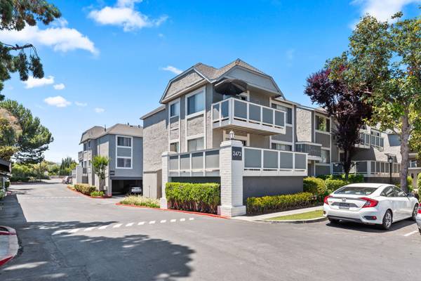 $3,655 / 2br - 971ft2 - Pre Lease Today! In Unit Washer Dryers, Spacious Bedrooms! (campbell)63873331814787124