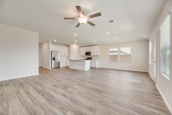 $2249.00 / 4br - 2059ft2 - Modern and Spacious 4-Bed, 3-Bath Home in Sherman’s Westmoor Community63656583524867123