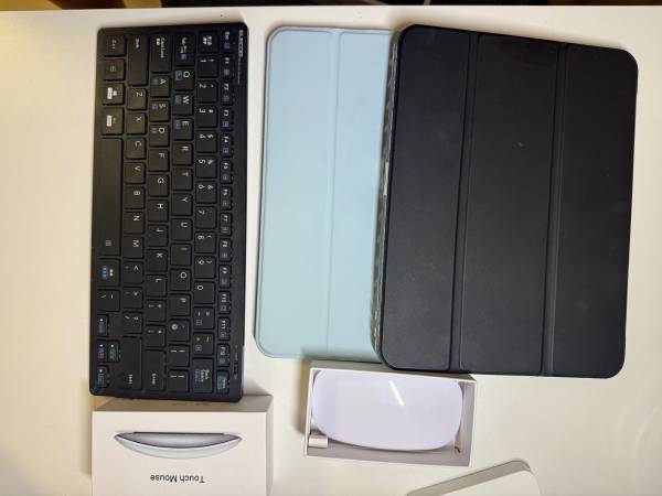 iPad Pro 11” (M4) 256GB WiFi + cases - computers - by owner