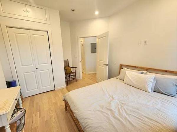 Peaceful Furnished Room in Beacon, NY – Utilities Included!
$1,300 Peaceful Furnished Room in Beacon, NY – Utilities Included!
$1,300