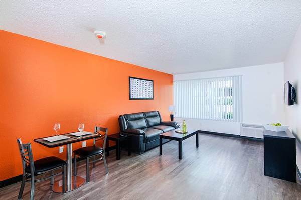 WiFi Access, Hardwood Flooring, Copy and Fax Services 1